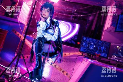 Joyce Lin2x 哇,没想到!Joyce Lin2x和她的Cynthia黑色连衣裙,高清让人想拍下来和你分享!